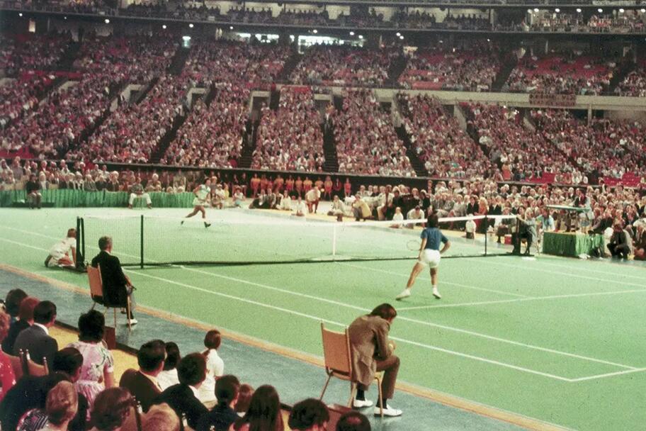 More Spectacle Than Sport: Remembering The 'Battle Of The Sexes' At The  Astrodome – Houston Public Media