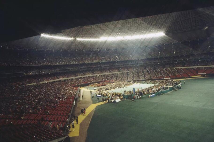 More Spectacle Than Sport: Remembering The 'Battle Of The Sexes' At The  Astrodome – Houston Public Media